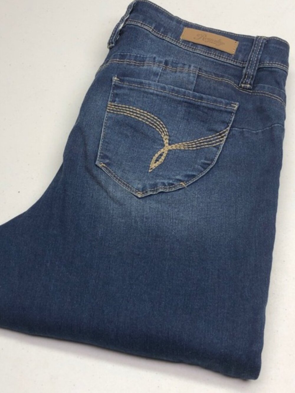 ROYALTY FOR ME WANNA BETTA BUTT HIGH-RISE CROP ROLLUP JEANS 12/31x26 ⭐️